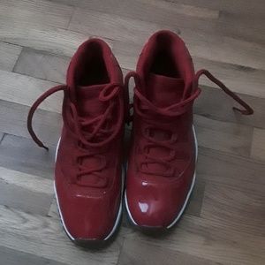 gym red 11s